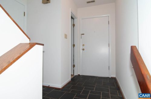 1548 Birnam Dr, Charlottesville, VA 22901-8925