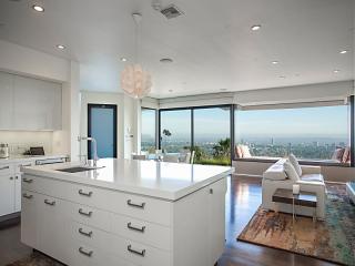 1815 Crescent Heights Blvd, Los Angeles CA  90035-4616 exterior