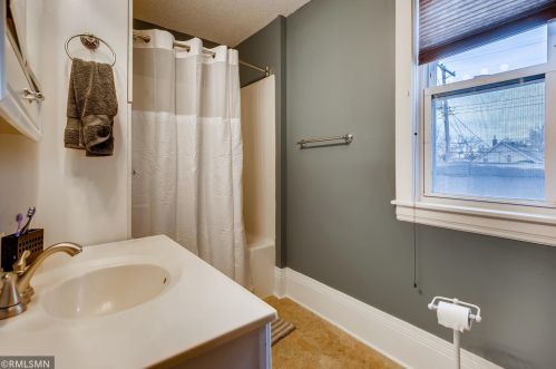 124 Jenks Ave, Saint Paul MN  55106-3208 exterior