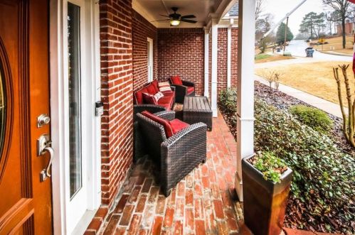 5049 Woodfall Dr, Lilburn, GA 30047-7023