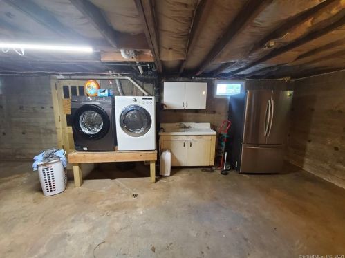 339 West St, Middletown CT  06457-4008 exterior