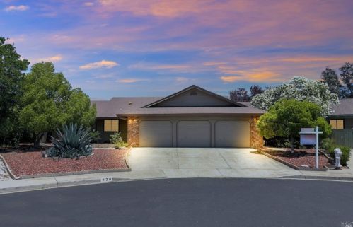 370 White Sands Dr, Vacaville, CA 95687-3459