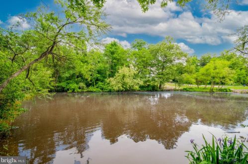 122 The Mews, Tavistock NJ 08033-1343 exterior