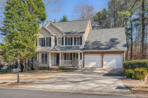 616 Overhill Dr, Holly Springs, GA 30189-2549