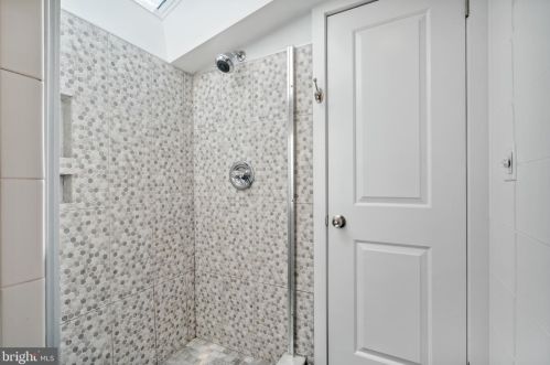 13 Dorann Ave, Princeton NJ  08540-3906 exterior