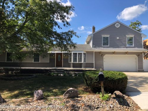 1036 Trenton Ave, Lacey, NJ 08731-1046
