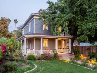 1460 Michigan Ave, Pasadena, CA 91104-2511