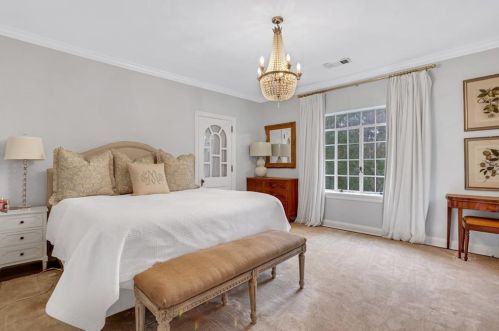 2488 Dellwood Dr, Atlanta GA  30305-4076 exterior
