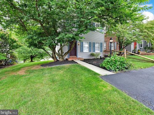 190 Harvest Dr, York, PA 17404-8322