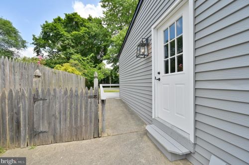 255 Hopkins Rd, Haddonfield NJ 08033-3062 exterior