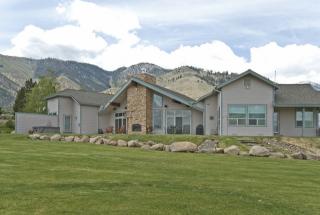 802 Sunrise Trl, Fredricksburg, CA 96120-9577