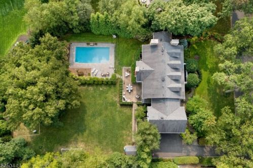 38 Rolling Hill Dr, Chatham Township, NJ 07928-1643