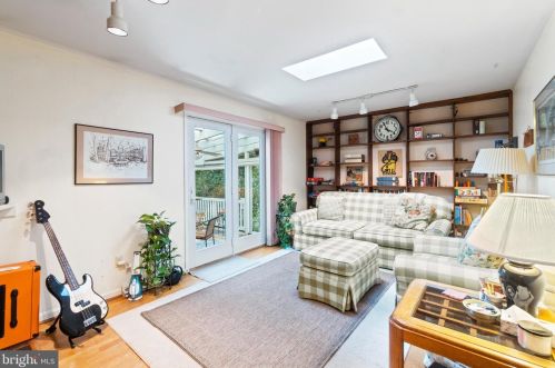 181 Berrywood Dr, Severna Park MD 21146-2030 exterior