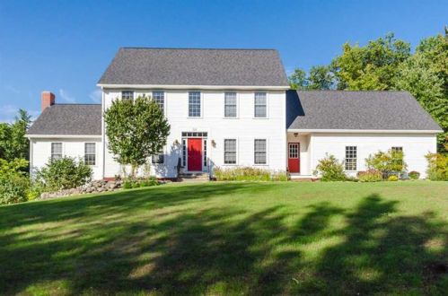 54 Rocky Pond Rd, Brookline, NH 03033-2421