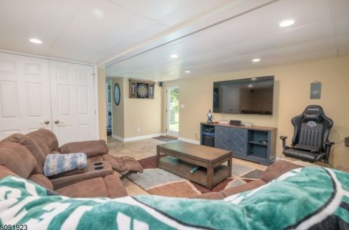 40 Ironia Rd, Dover NJ  07869-3905 exterior
