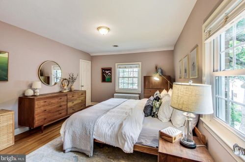 610 Ellsworth Dr, Silver Spring MD 20910-4301 exterior