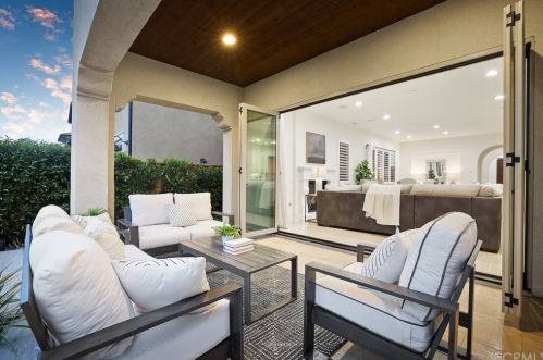130 Long Fence, Irvine CA  92602-1807 exterior