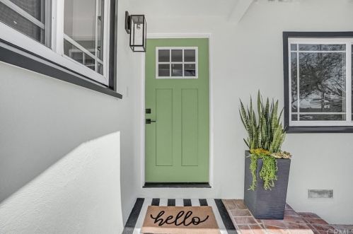 1048 Fairbrook Ln, Santa Ana CA  92706-1106 exterior