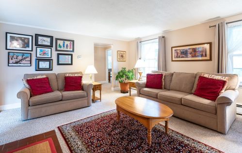 5 Grace Dr, Nashua, NH 03062-1889