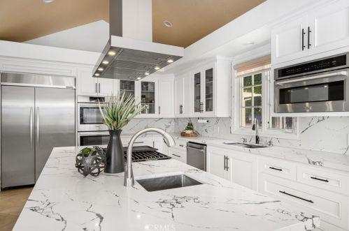 4501 Cerro Vista Dr, Anaheim CA 92807 exterior