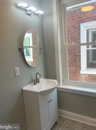 779 44 St, Philadelphia PA 19104-2939 exterior