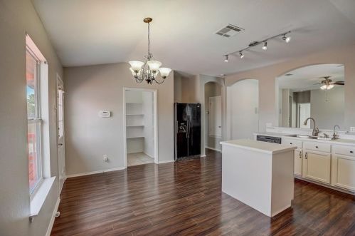 298 Spg Br Loop, Uhland TX 78640-5366 exterior