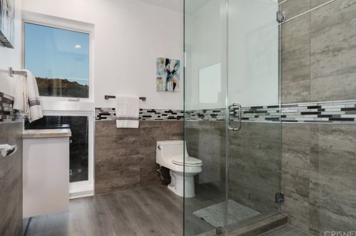 1652 Gladys Dr, Glendale CA  91206-1616 exterior