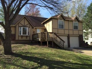 2013 Wyandotte St, Olathe, KS 66062-3203