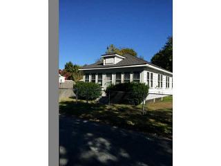40 Vohlander St, Warwick, RI 02889-3521