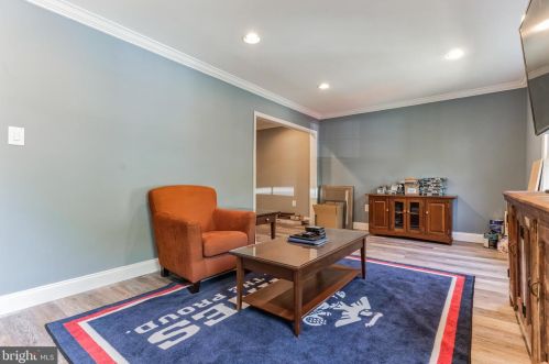 7318 Eggar Woods Ln, Springfield VA  22153-2012 exterior