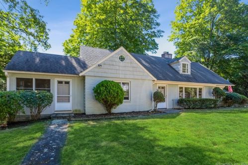 3 Lookout Rd, Norwalk, CT 06850-1035