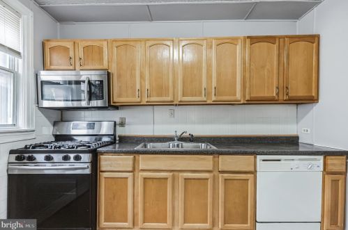 5804 20 St, Philadelphia PA 19138-2902 exterior