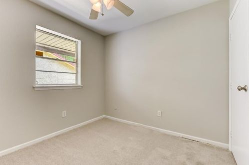 2043 Clubview Dr, Carrollton TX 75006-1703 exterior