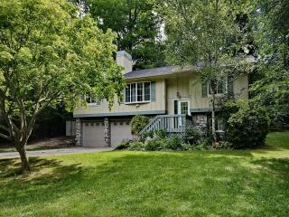 4 Redfern Ct, Fletcher, NC 28732-9550