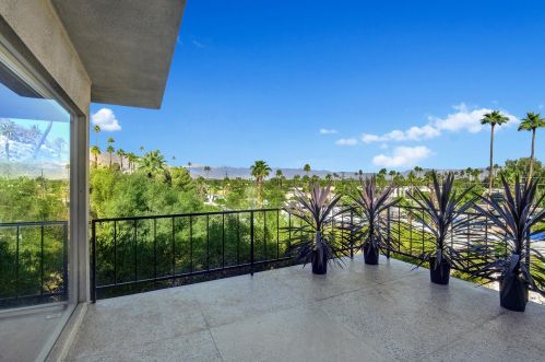 2006 Southridge Dr, Palm Springs, CA 92264-4966