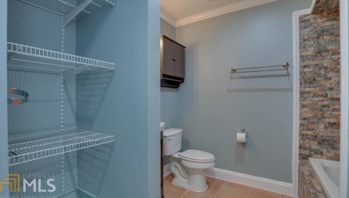 2 Finch Dr, Atlanta GA  30315-6502 exterior
