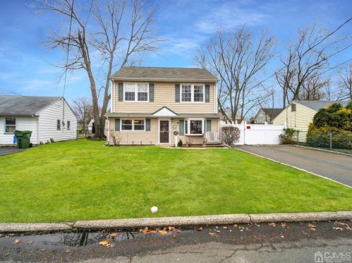 21 Crescent Rd, Edison, NJ 08817-4124