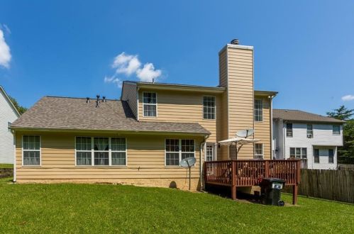 110 Magnolia Walk Ln, Atlanta GA  30349-4067 exterior