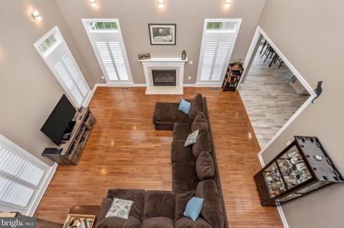 8 Farmstead Pl, Middletown MD  21769-7742 exterior