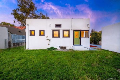 5743 Magnolia Ave, Riverside CA  92506-1824 exterior