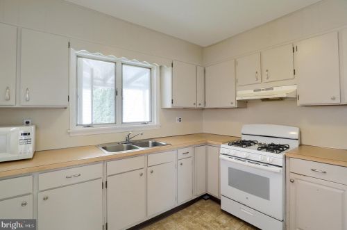 326 Mary St, Lancaster PA  17603-3331 exterior