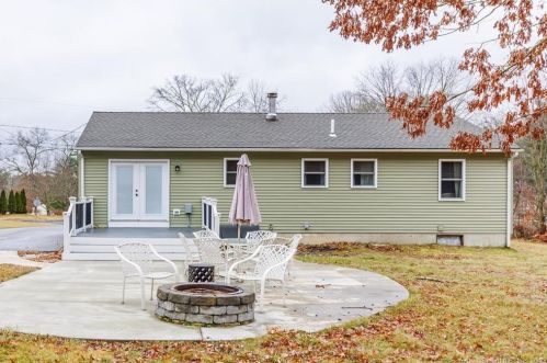 70 Pleasant View Dr, Killingly CT  06241-1213 exterior