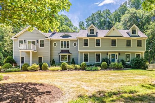 48 Hurd St, Huntington, CT 06484-3436