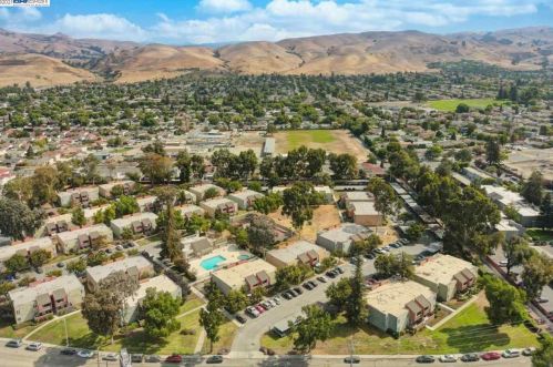 472 Dempsey Rd, Milpitas CA  95035-5667 exterior