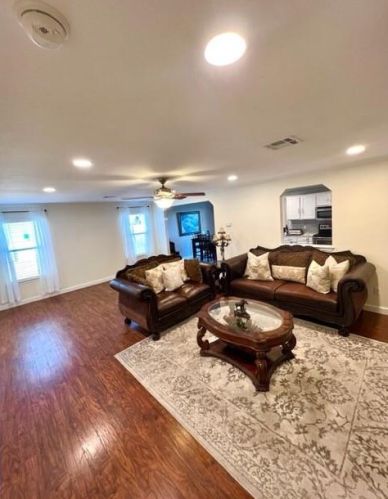 12301 Drummond Dr, Austin TX  78754-6014 exterior