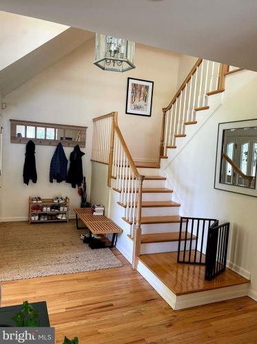 9 Kimberly Ct, Princeton NJ  08540-2634 exterior