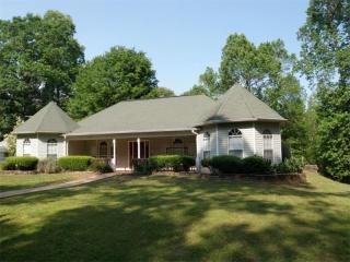 493 Freeman St, Maysville, GA 30558-1751
