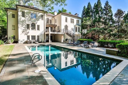2980 Habersham Way, Atlanta GA  30305-2816 exterior