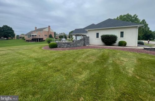 2462 Wedgewood Way, York, PA 17408-9465