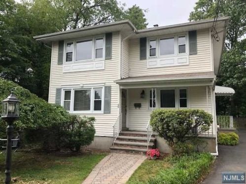 66 Leone Ct, Ridgewood, NJ 07452-1209